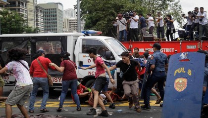 邻国尼泊尔大乱之后，菲律宾出现变天征兆，清算小马科斯倒计时？