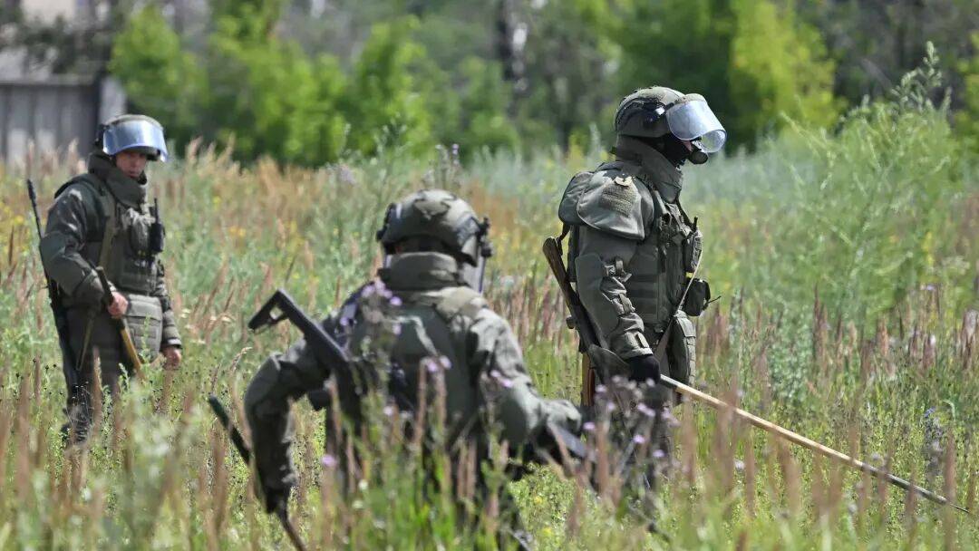 俄军人:俄武装力量仅剩将卢甘斯克人民共和国近4平方公里区域的乌军清除出去