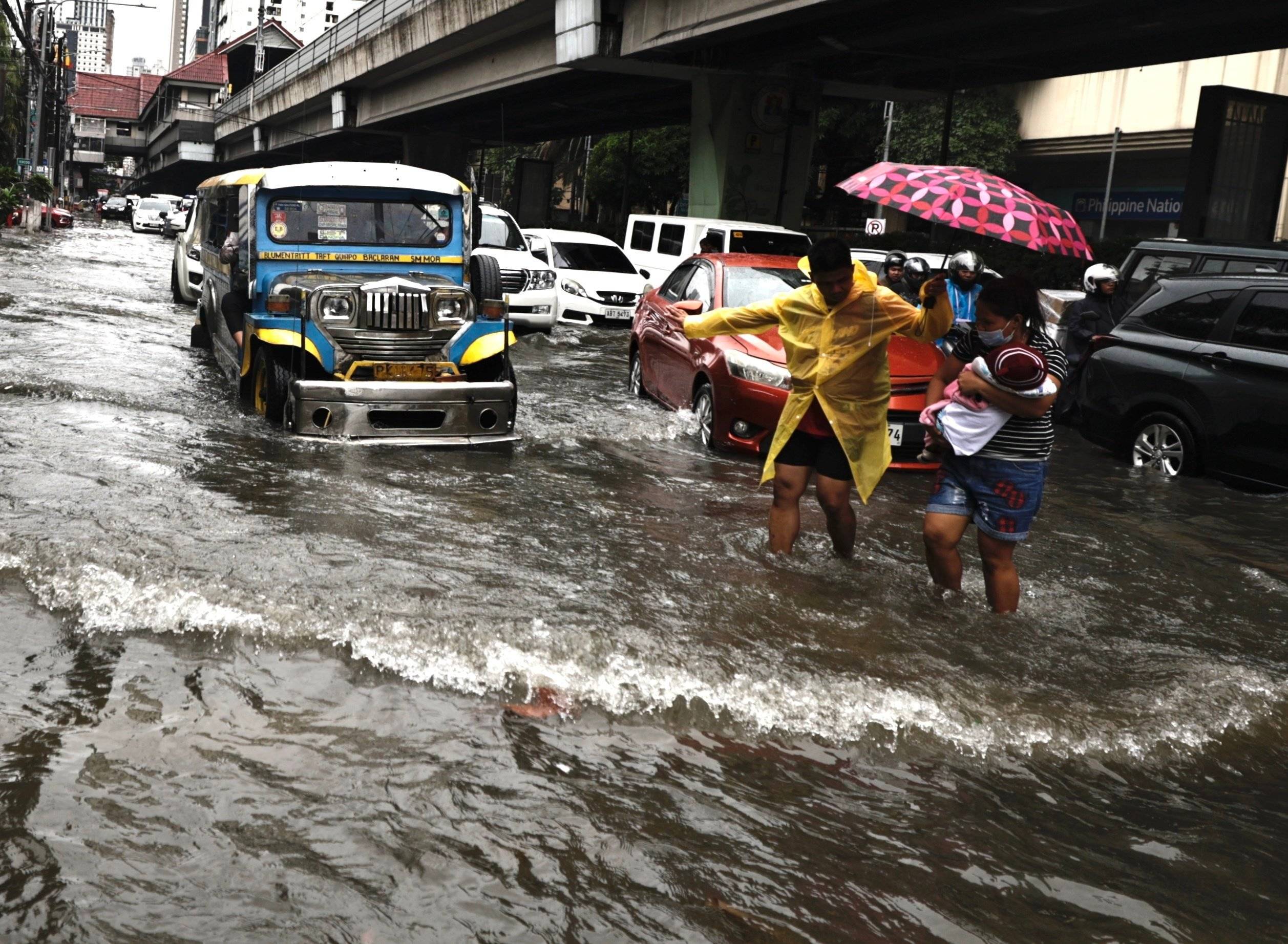 邻国尼泊尔大乱之后，菲律宾出现变天征兆，清算小马科斯倒计时？