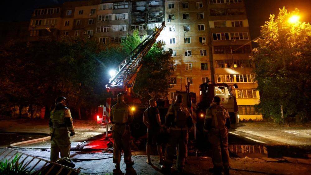 战争扩大？俄乌激战1294天，普京耐心耗尽，无人机群冲入波兰领空