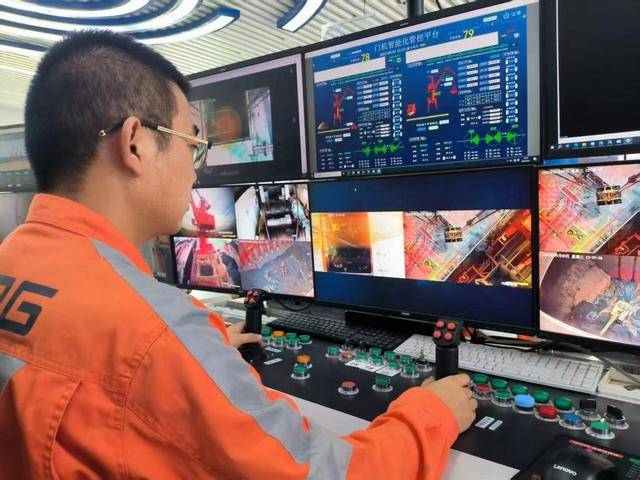 3名司机接卸12.2万吨铁矿石!青岛港干散货码头首次实现门机“一控二”全船自动化作业