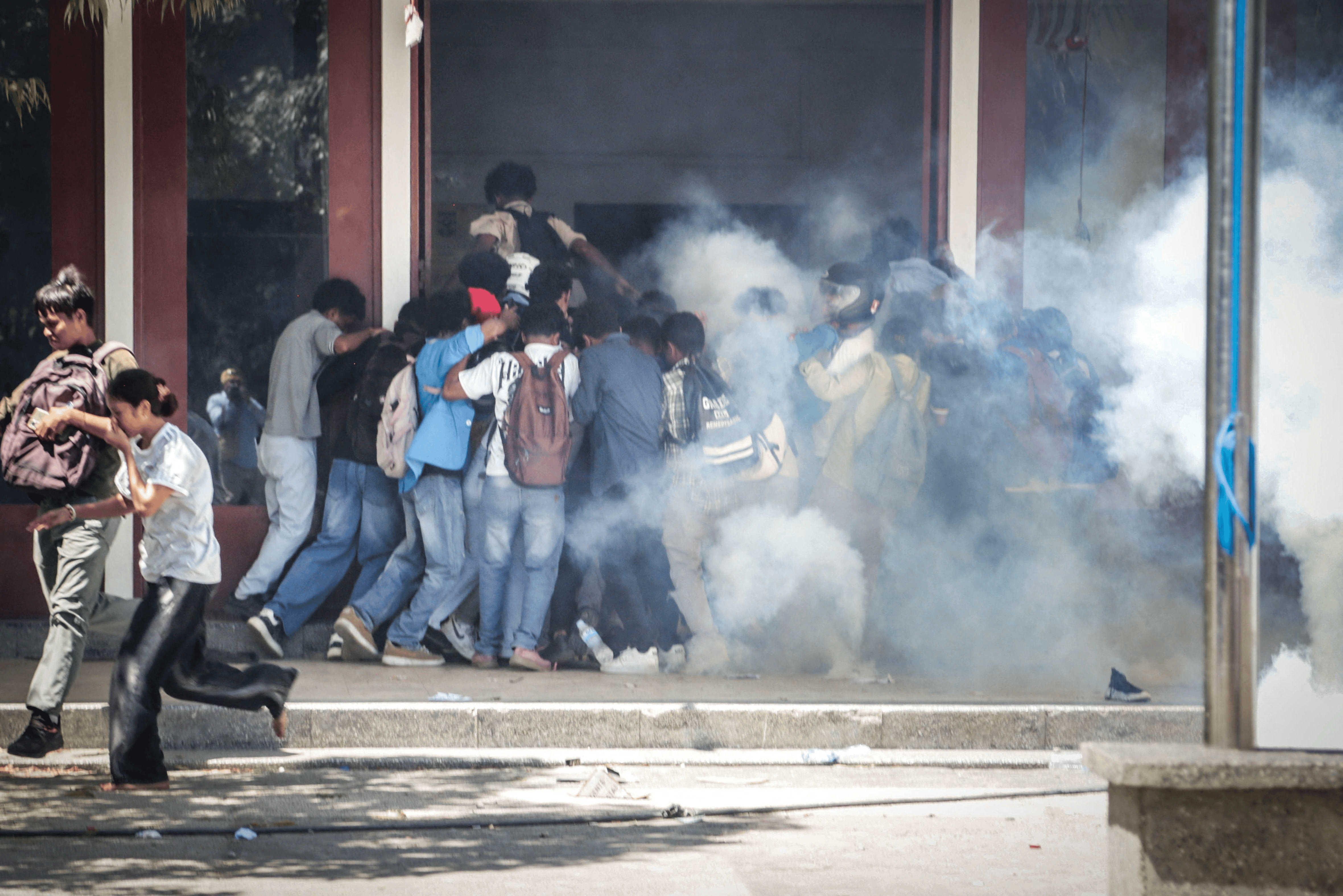 东帝汶年轻人抗议 反对为官员配备新车