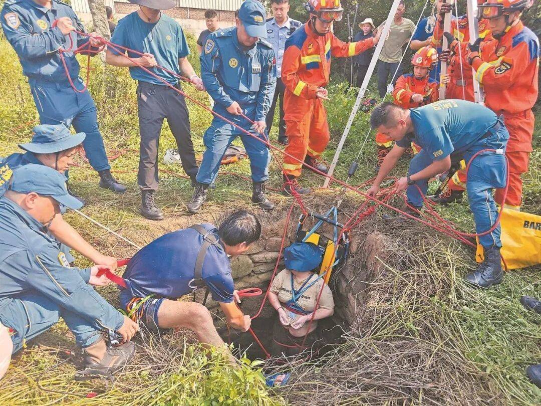 泉州坠井女子“54小时噩梦”：几条蛇爬身上，双侧肋骨骨折！绝望时靠一个信念坚持活下来……