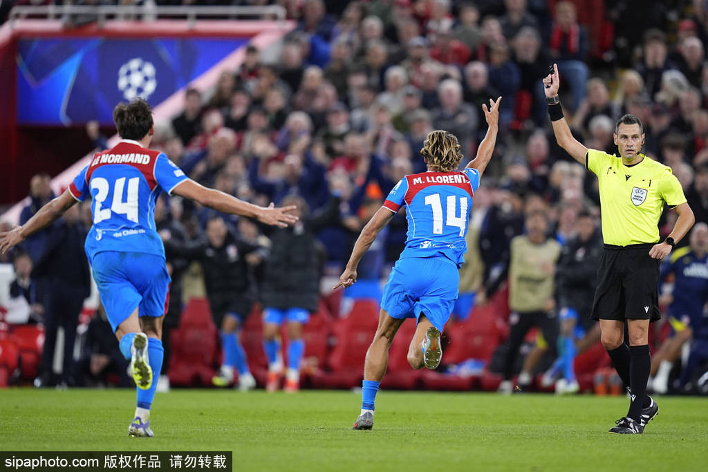 欧冠-萨拉赫传射西蒙尼染红 范迪克绝杀利物浦3-2马竞
