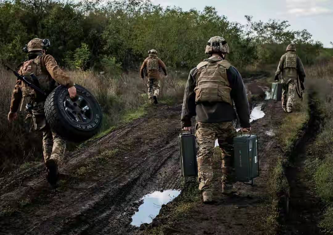 印度一线部队入俄边境，最不愿看到的情况发生，乌克兰竟有情报官员投降？
