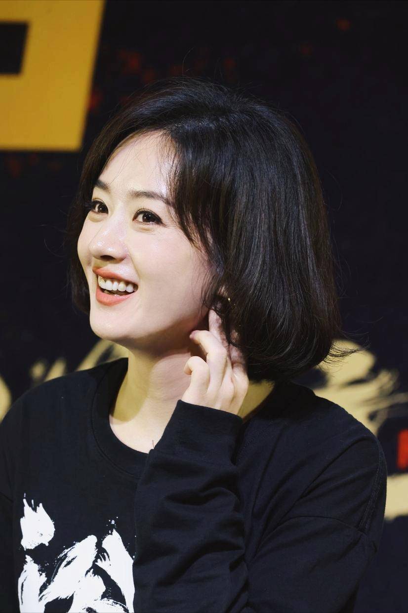 冯绍峰曝出新恋情，女方周麟嘉小19岁，外形酷似赵丽颖