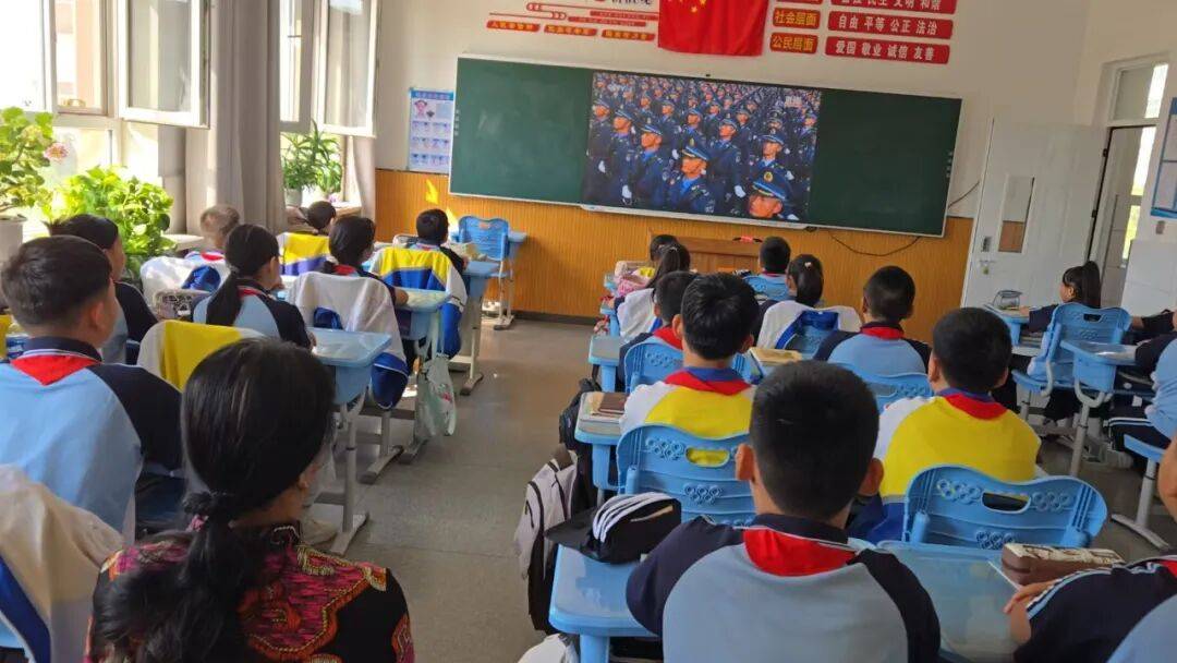 【乌丹第五小学·开学第一课】新程启 少年行